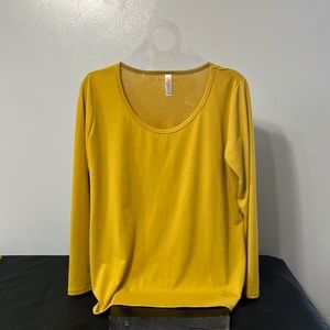 LuLaRoe Long Sleeve Amber top Size Large